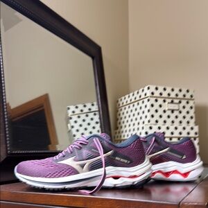 Mizuno Purple and White Athletic Shoes with Breathable Mesh